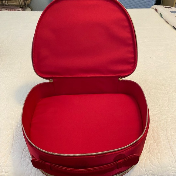 Estee Lauder Red Polka Dot Cosmetic Bag or Travel Bag. Brand New Never Used. - Picture 7 of 10